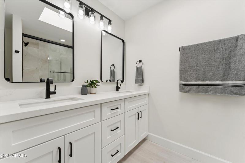 29-029-bathroom