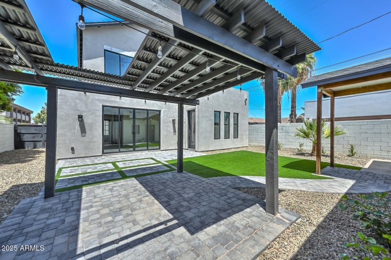 Backyard-Ramada