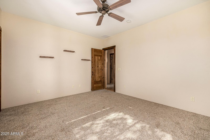 BDRM 3 WITH WALK IN CLOSET (2)