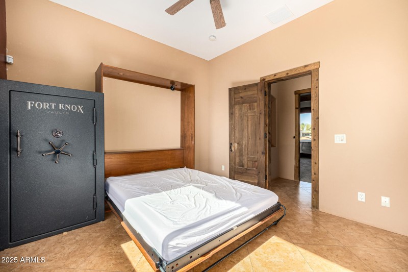 MURPHY BED CONVEYS
