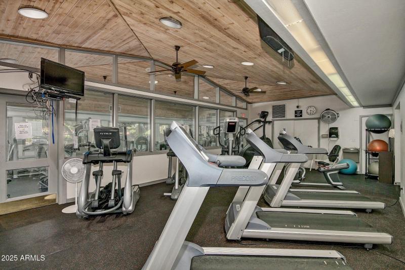 THE LAKES CARDIO ROOM