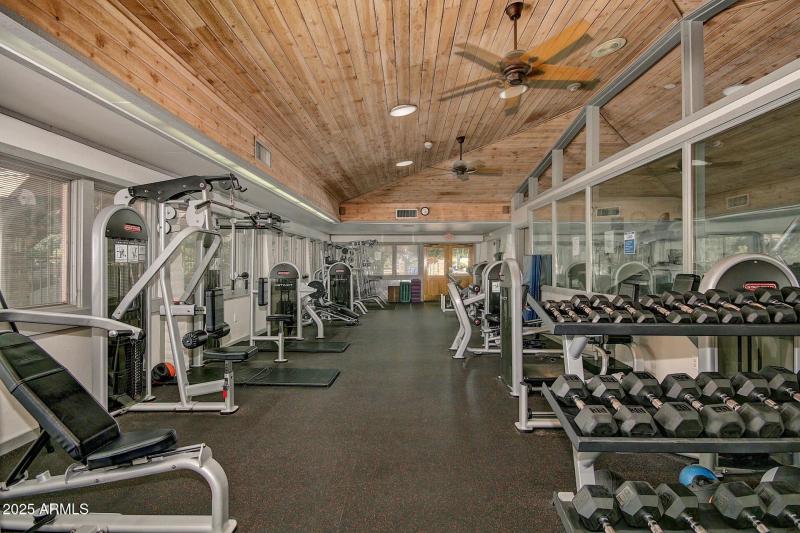 THE LAKES FITNESS CENTER