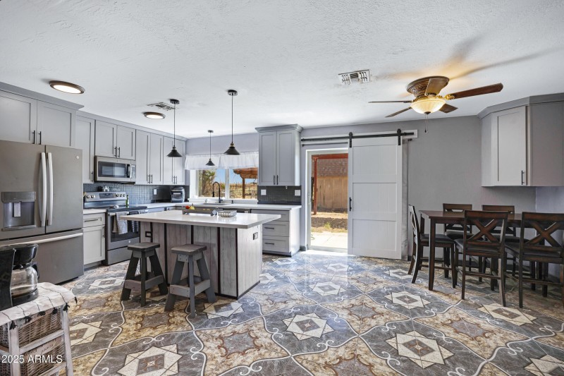 2921 N 103rd Ave-17