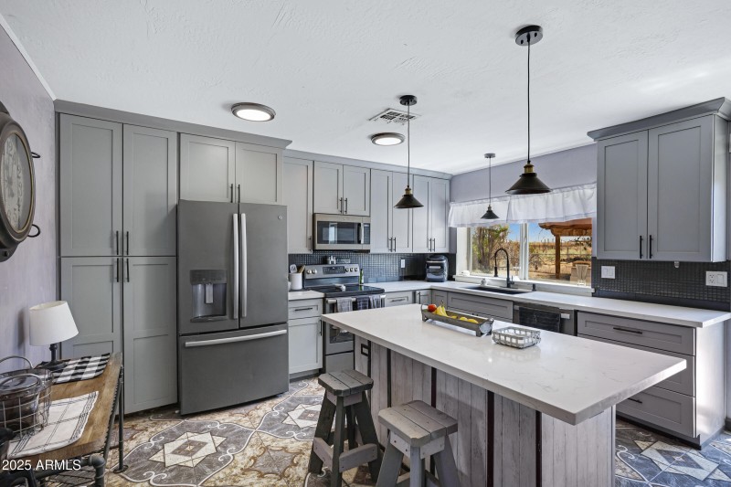 2921 N 103rd Ave-18