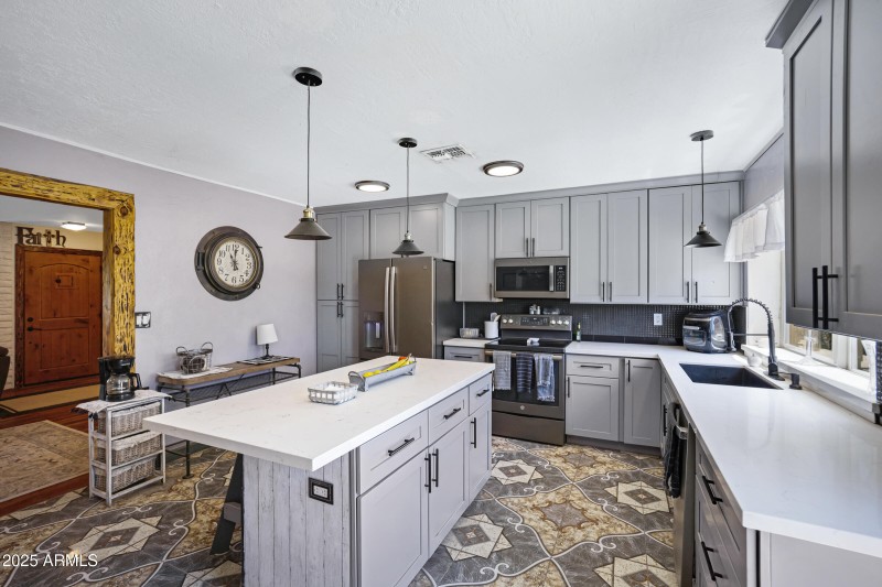 2921 N 103rd Ave-19