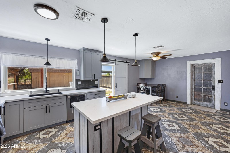 2921 N 103rd Ave-20