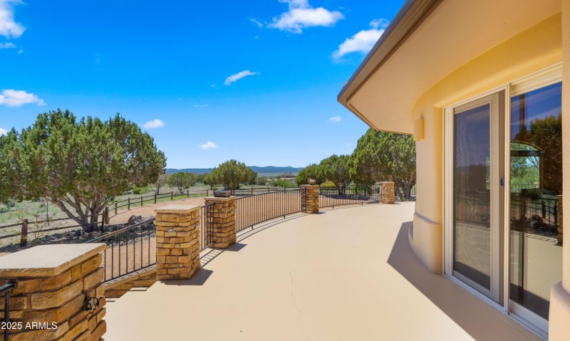 Front Deck3