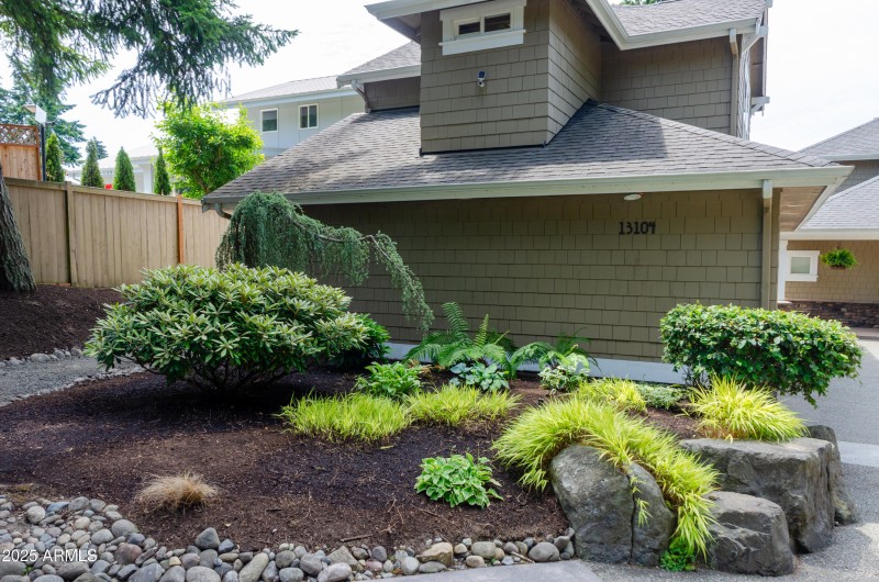 42-Front-Gardens