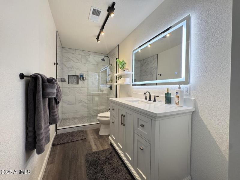 71956F03-C892-4A83-93D0-569F31DAF128_1_1