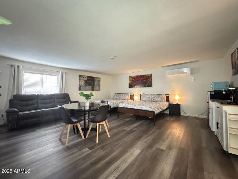 312E447F-F1D3-4CF8-9851-012D5E2F8F77_1_1