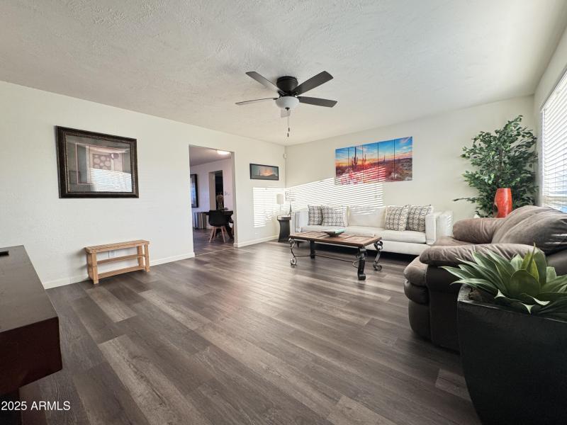 DF5B5823-B95E-46C8-8003-2EAB788FF67C_1_2