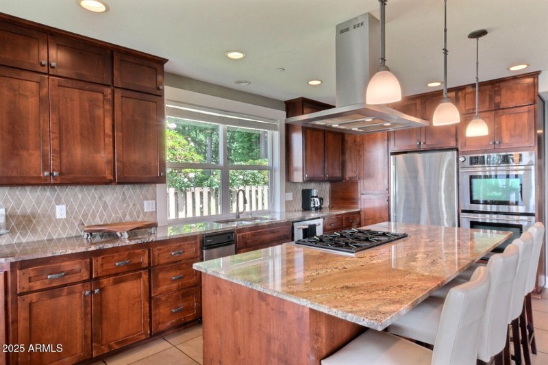 8-Kitchen