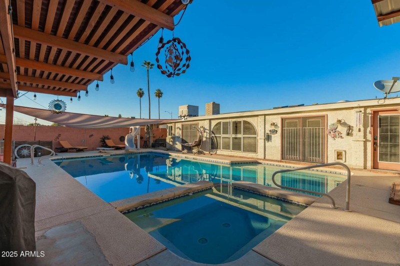 6217 W Orange DR, Glendale