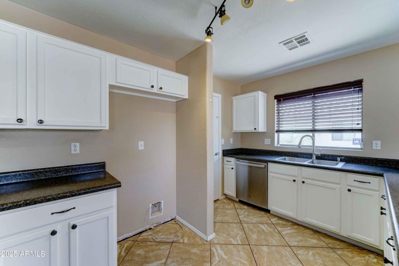 10524 W Pima St-10