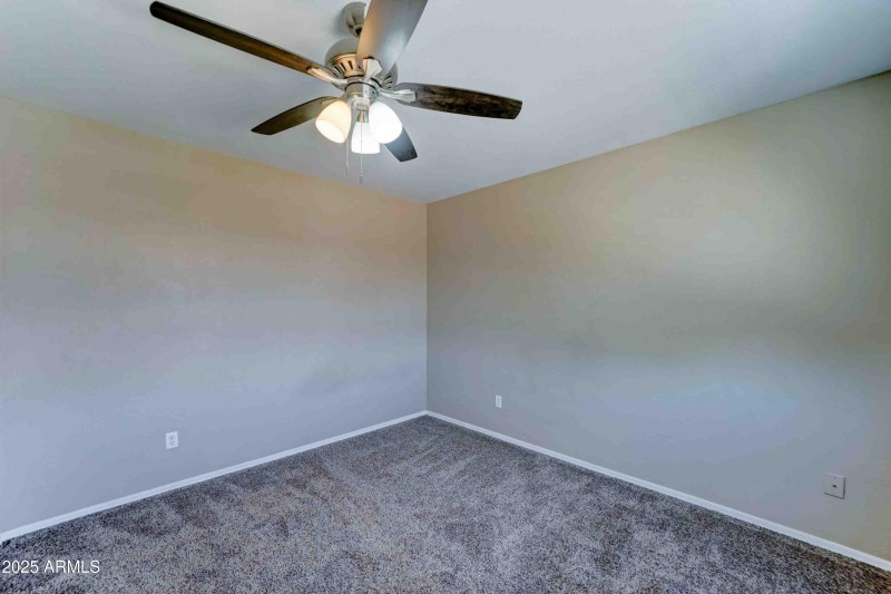10524 W Pima St-32