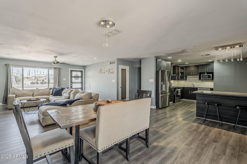 OPEN CONCEPT LIVING