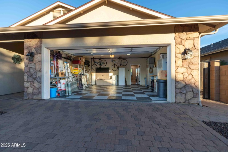 Garage 2