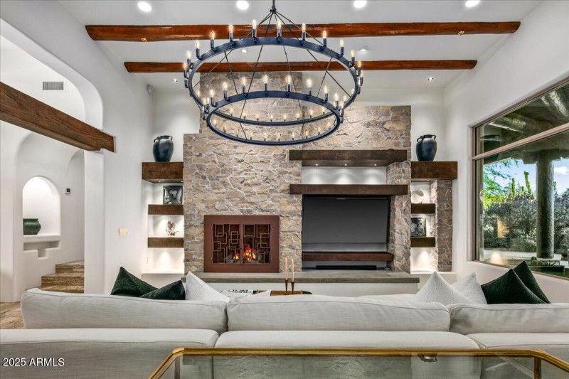 16-Living Room Details