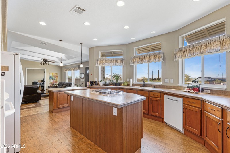 33682 N Bell Rd-16
