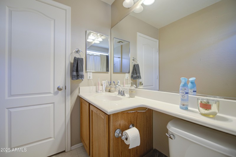 Bathroom 2-pic 3