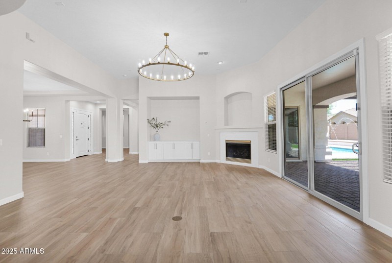 33-web-or-mls-P1234223