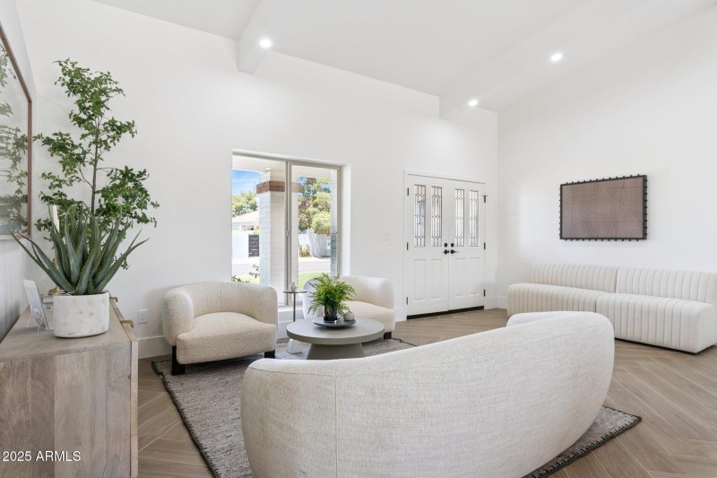62-web-or-mls-9031-n-83rd-way
