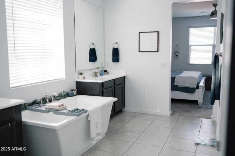 MASTER BATH