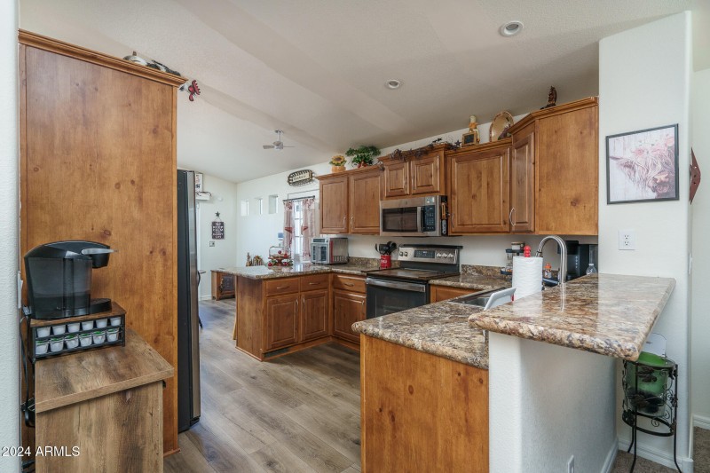 7) KITCHEN