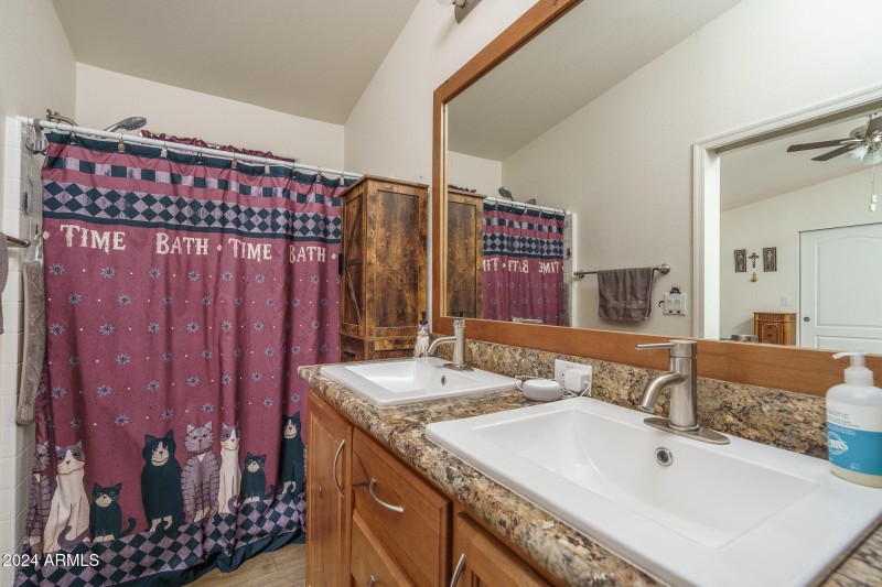 13) PRIMARY BATH