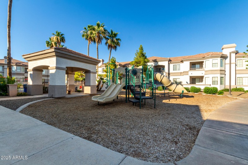 24 Pierport 1037