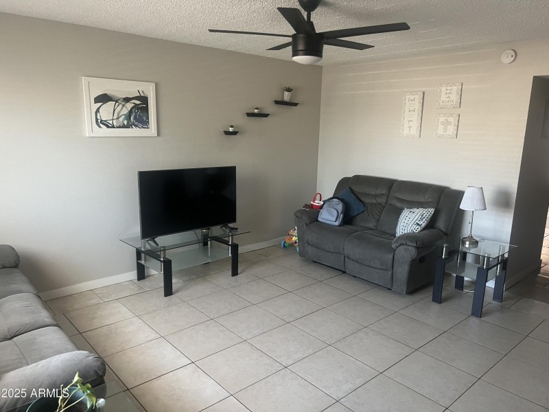 LIVING RM