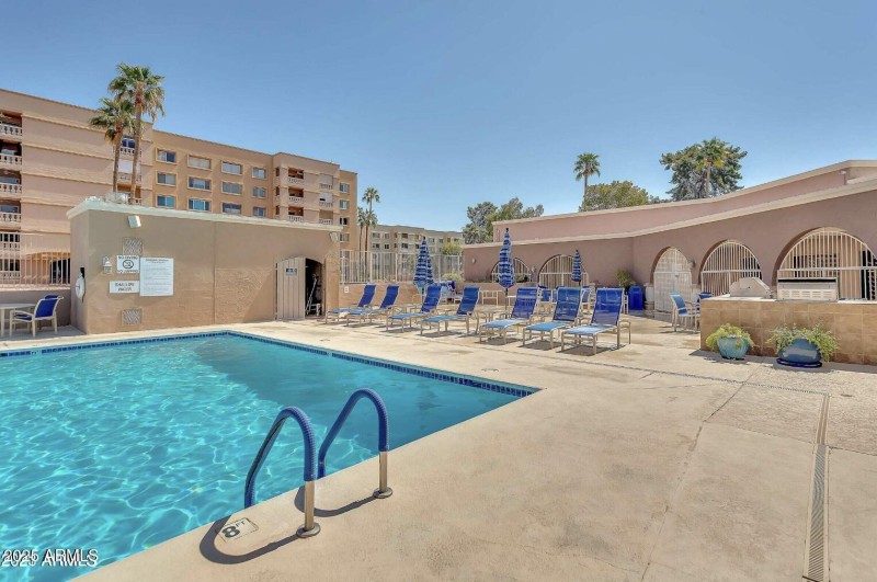 Community Outdoor pool and Spa