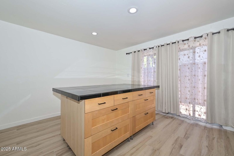Kitchen-Island-Breakfast Room