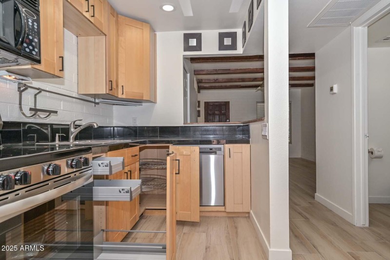 Kitchen-Slide Outs
