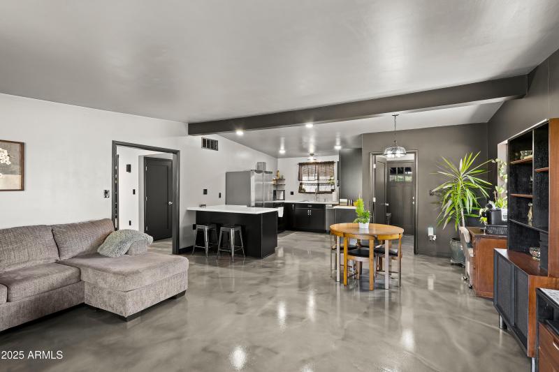 Interior 5