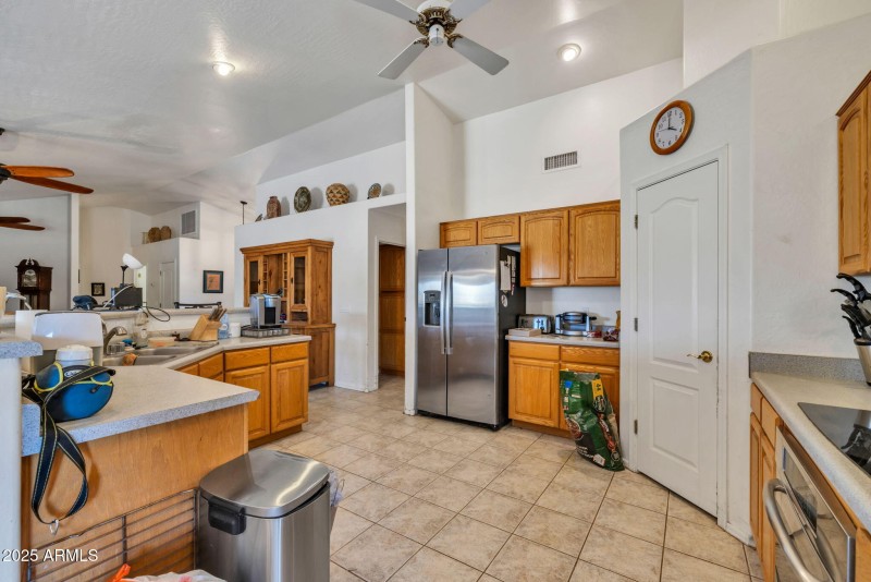 17-web-or-mls-22201 E Vallejo St, Queen
