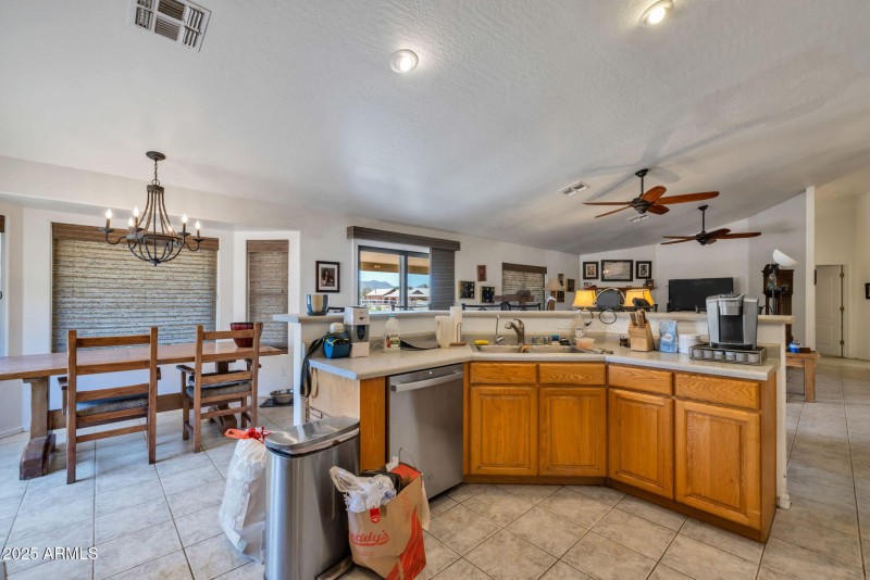 19-web-or-mls-22201 E Vallejo St, Queen