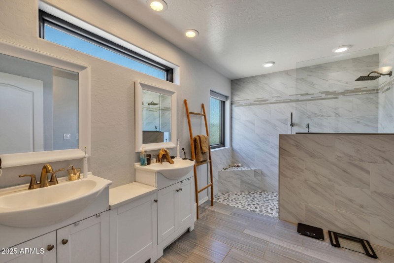 22-web-or-mls-22201 E Vallejo St, Queen