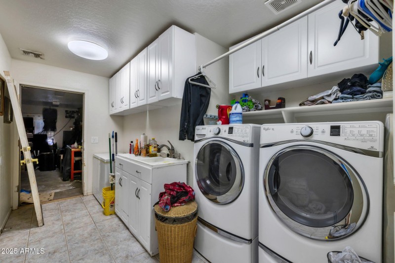 29-web-or-mls-22201 E Vallejo St, Queen
