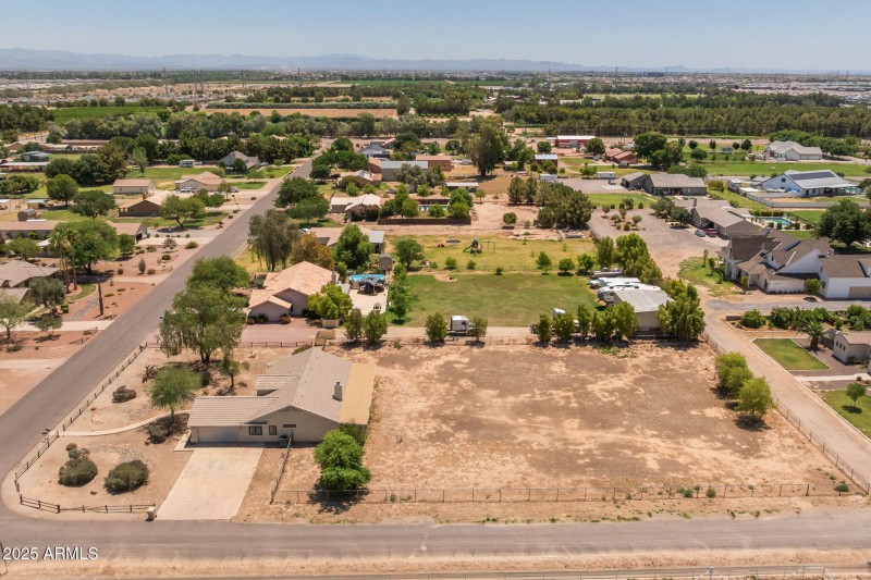 36-web-or-mls-22201 E Vallejo St, Queen