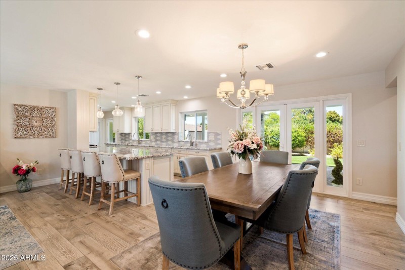 10-Dining to Kitchen