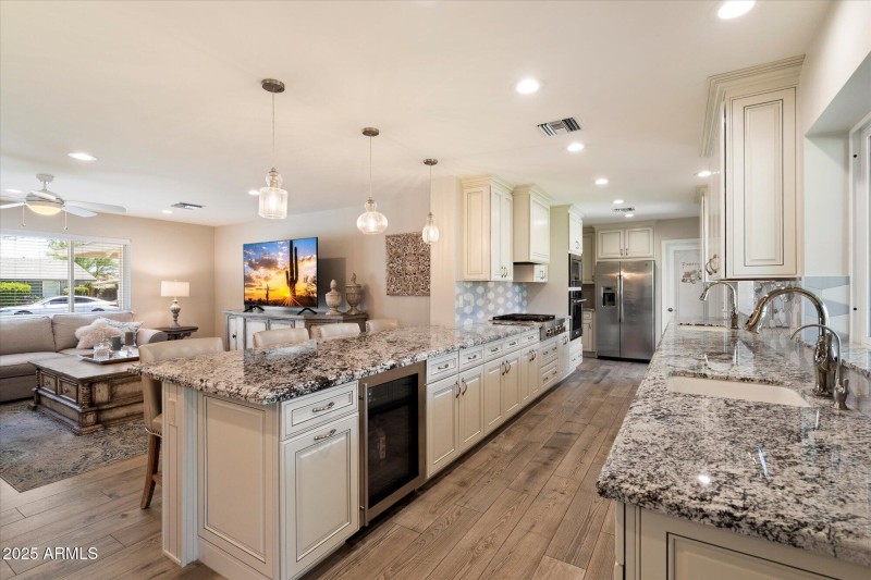 11-Kitchen