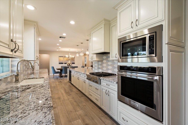 13-Kitchen