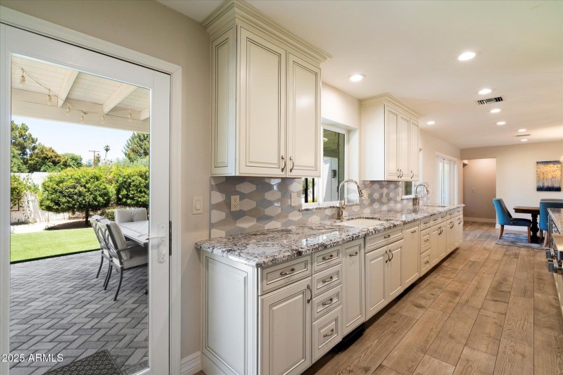 14-Kitchen