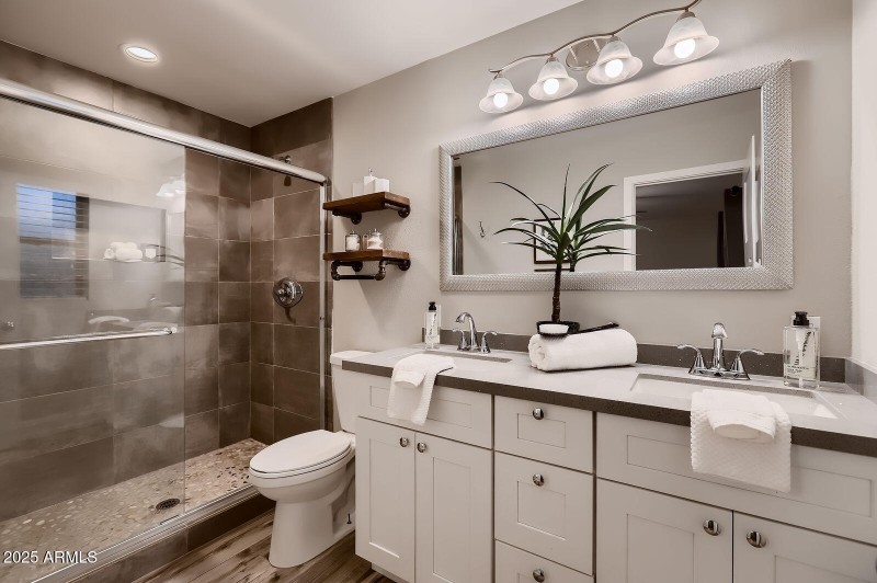 2518 E Flower St - Web Quality - 016 - 2
