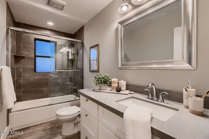 2518 E Flower St - Web Quality - 020 - 3