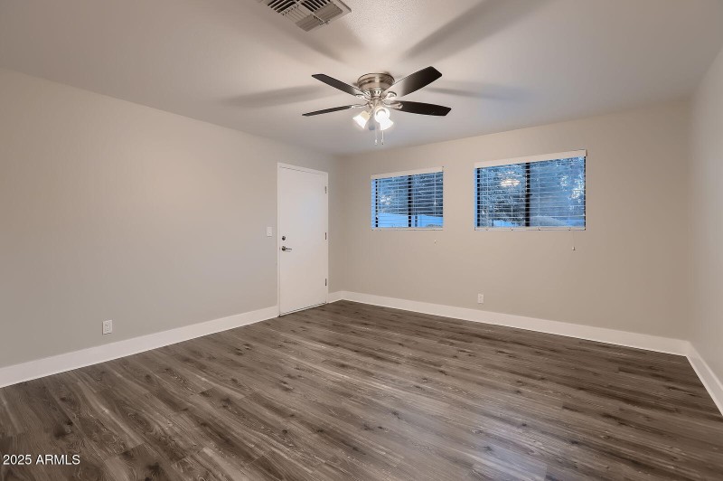 2518 E Flower St - Web Quality - 019 - 2