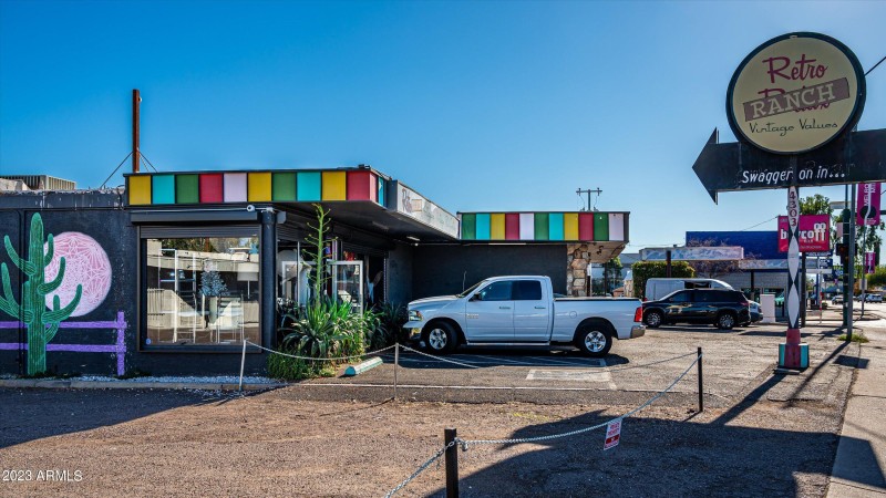 016_NEARBY AMENITIES