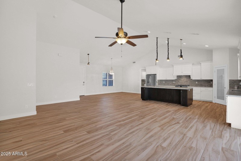 25-web-or-mls-P1234632