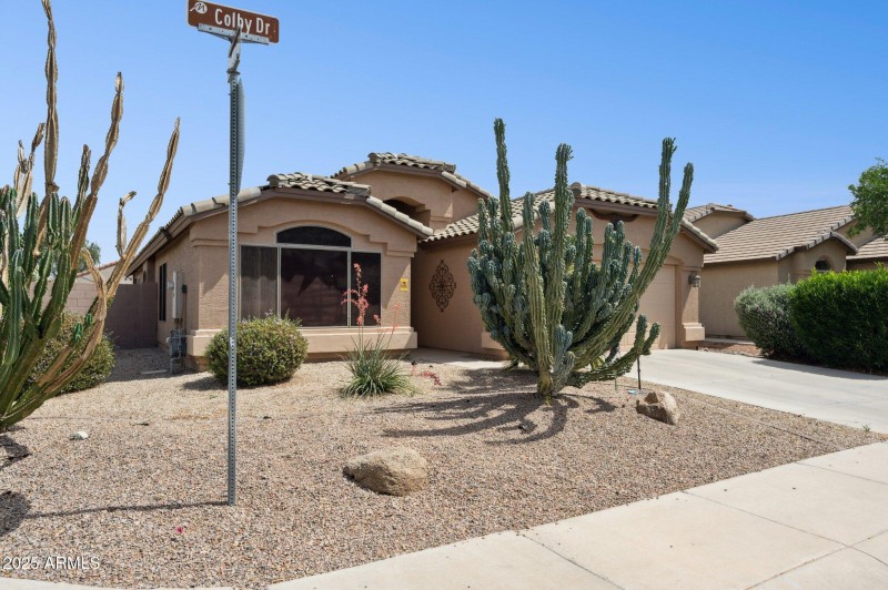 3-web-or-mls-42076-colby-dr